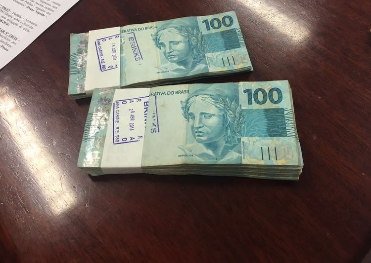 Foto de dinheiro em espécie apreendido em operação conjunta entre o MP e a PF em Ribeirão Preto
