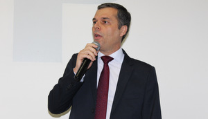 Promotor de Justiça Carlos Alberto Valera durante exposição do painel 1